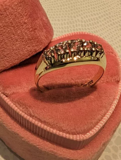 Frauen Luxus Ring 333 Gelbgold Poliert Mit Weißen Zirkonia Krappenfassung (59).