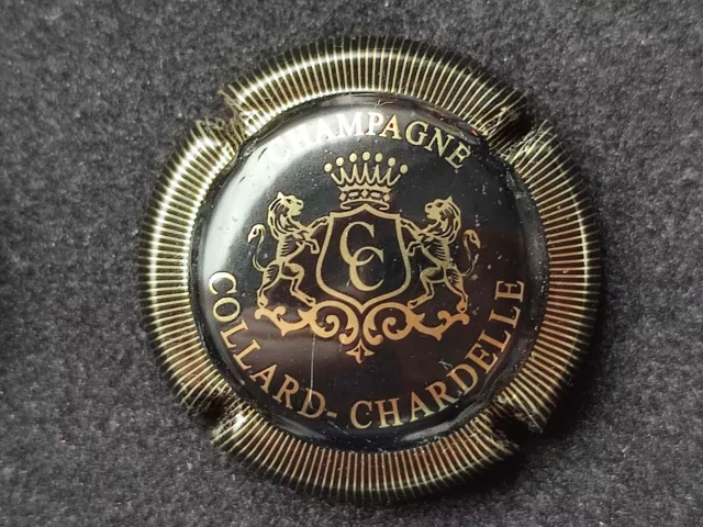 capsule de champagne "collard chardelle n°6 noir et or striée " côte de 2 euros