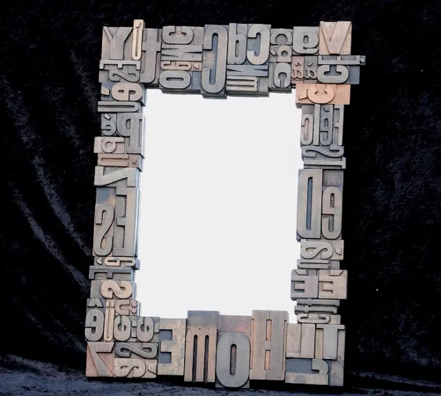 Unikat: Spiegel mit Collage aus Holzbuchstaben antik Holzlettern Druckerei ABC