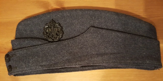 E38 ORIGINAL WW2 RAF Airmans Side Cap and Plastic Cap Badge Dated 1945 ...