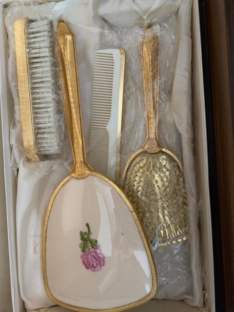 Set toeletta antico (spazzola, specchio, pettine) con scatola