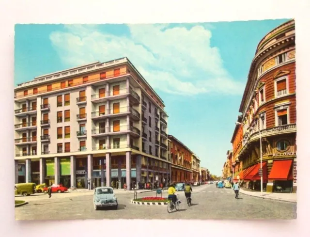 Cartolina Mantova - Piazza Cavallotti 1968