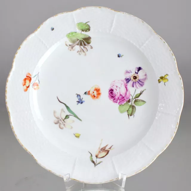 Meissen um 1740: Teller mit Holzschnitt Blumen, Osier, Speiseteller, plate