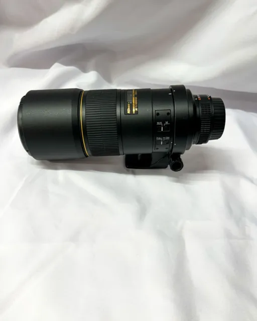 Nikkor AF-S 300mm f/4D IF-ED Lens for Nikon DSLR W/Nylon Ballistic Case!