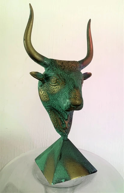 Sculpture contemporaine  - tête de taureau en bronze