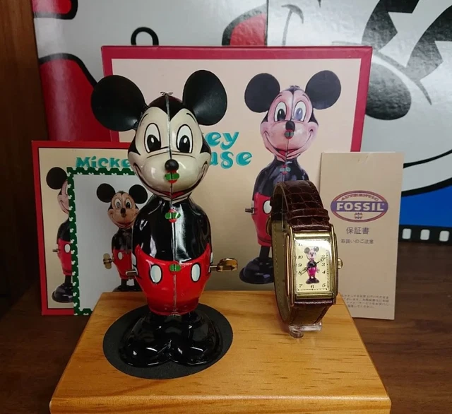 FOSSIL Mickey Mouse 70 Years of Birth Limited edition watch Vintage 99s With Tin