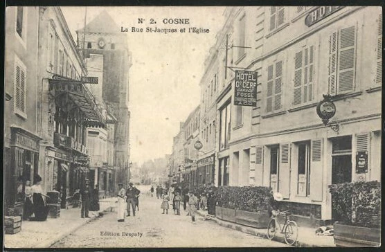 CPA Cosne-sur-Loire, Hotel du Cerf et l´Eglise, Rue St-Jacques 1918
