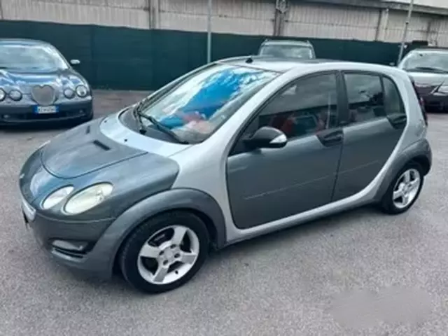 Automobile Smart Forfour 1.1  5 Posti Benzina 72.000 Km Usata Pochissimo