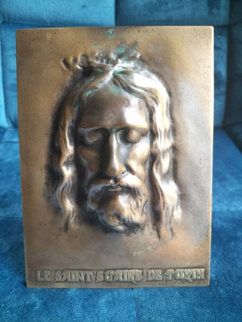 Lot de 3 / 5 médailles de la Sainte-Face, gravées dans de l