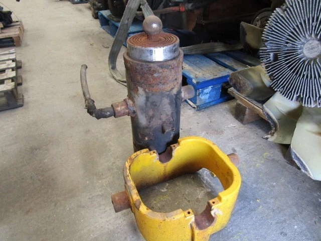 Underfloor Tipping Ram 6 Stage Removed For 2019 Volvo Fe 18Ton Tipper