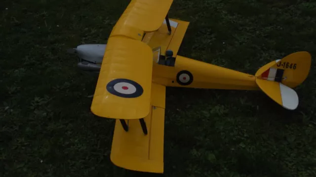 avion rc biplan tiger moth de phoenix model  144cm d'envergure