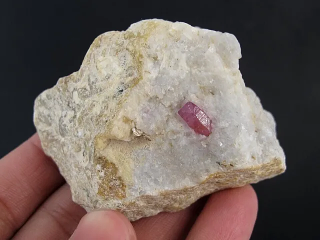 Espécimen de Reiki de equilibrio de cristal de chakra curativo de rubí natural