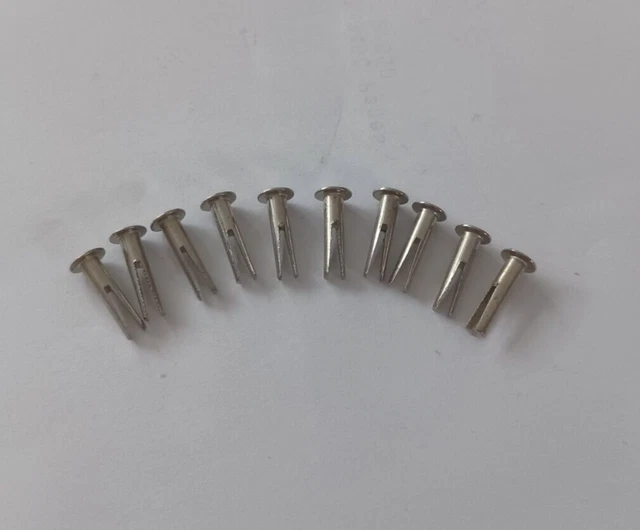 Rivetti/borchie in acciaio gambe divise biforcati x 10 - 13 mm x 5 mm (n. 48)