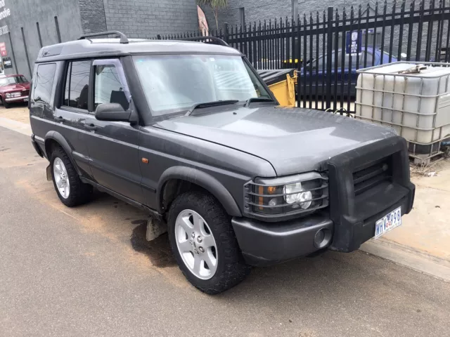 Wrecking 2003 Land Rover Discovery 2 Hse