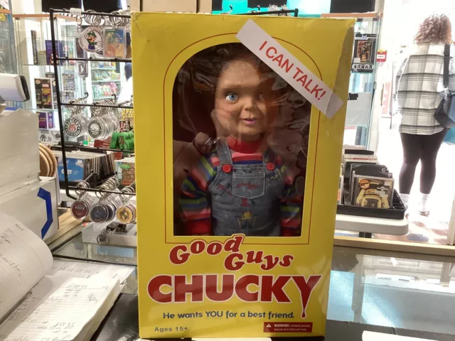 Mezco CHUCKY HAPPY FACE CHILDS PLAY Good Guys 15" Talking Doll Classic Horror