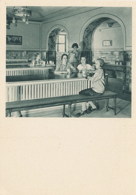 Ansichtskarte AK Dresden-Johannstadt Staatl. Höhere Mädchenschule Milchküche1933