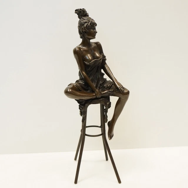 Estatua Damisela Sexy Art Deco Estilo Art Nouveau Estilo Bronce sólido Firmado