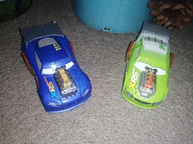 1 lot de  voitures cars disney pixar  mattel metal  d occasion