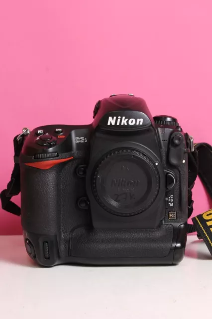 Nikon D3S 12.1 MP Full Frame Professional DSLR Camera Body Only 27k Shots GOOD!
