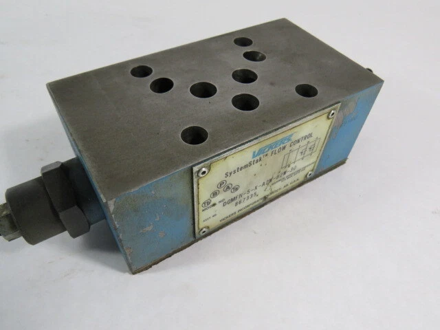 Vickers DGMFN-5-X-A2W-B2W-30 Flow Control Valve 4570PSI  USED