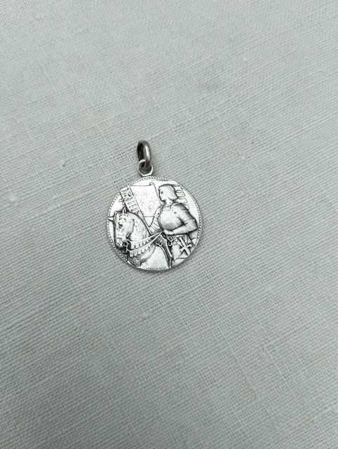 Médaille Pendentif Art Nouveau Jeanne D’Arc En Argent Massif – Pièce Rare Biface Et Vintage