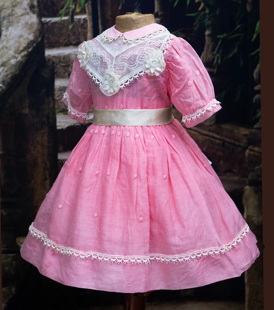 Belle robe de baptême ancienne ,poupée, enfant , bébé , coton
