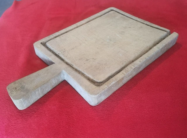 Ancienne  PLANCHE A DECOUPER en Bois avec Manche , boucher , cuisine, Billot