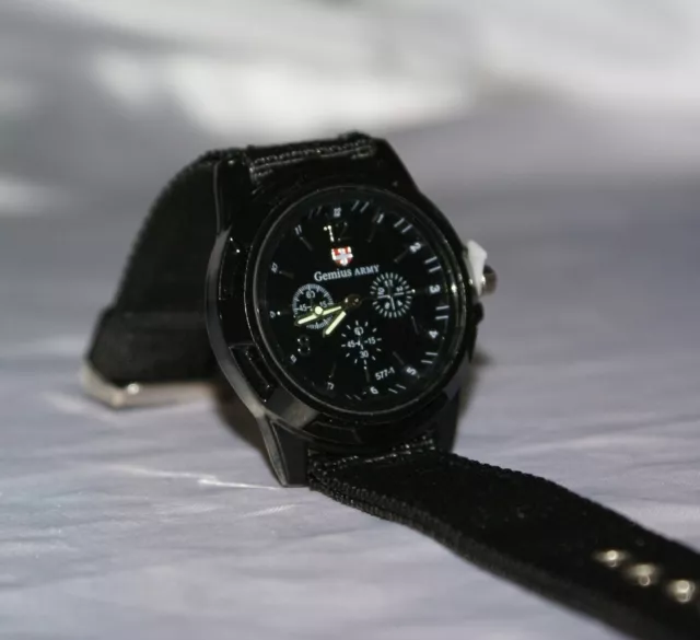 Orologio da polso militare con cinturino in tessuno Gemius Army nero esercito