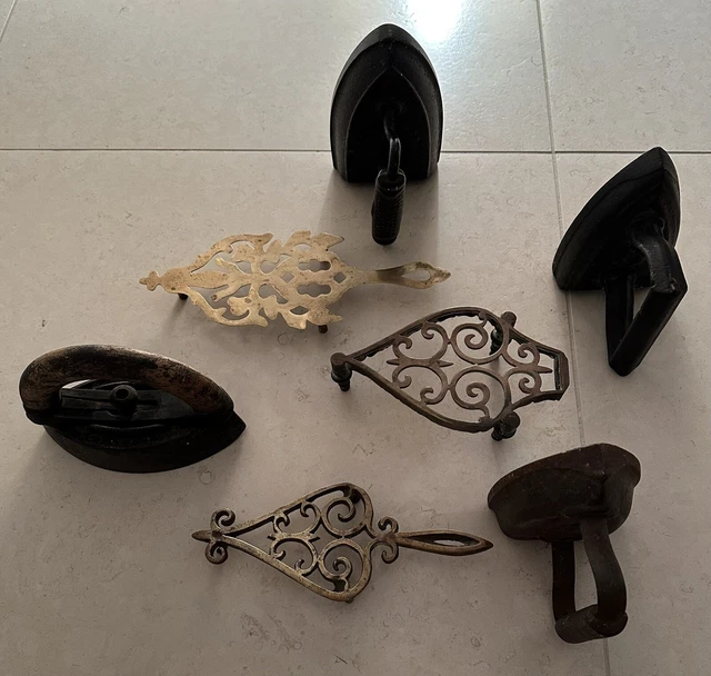 Collection Antique 4 Sad Iron With 3 Brass Trivet Stands 5” x 4”