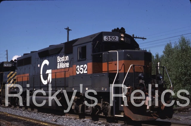 Original Slide B&M #352 EMD GP39-2 Boston Maine Scranton PA 1986