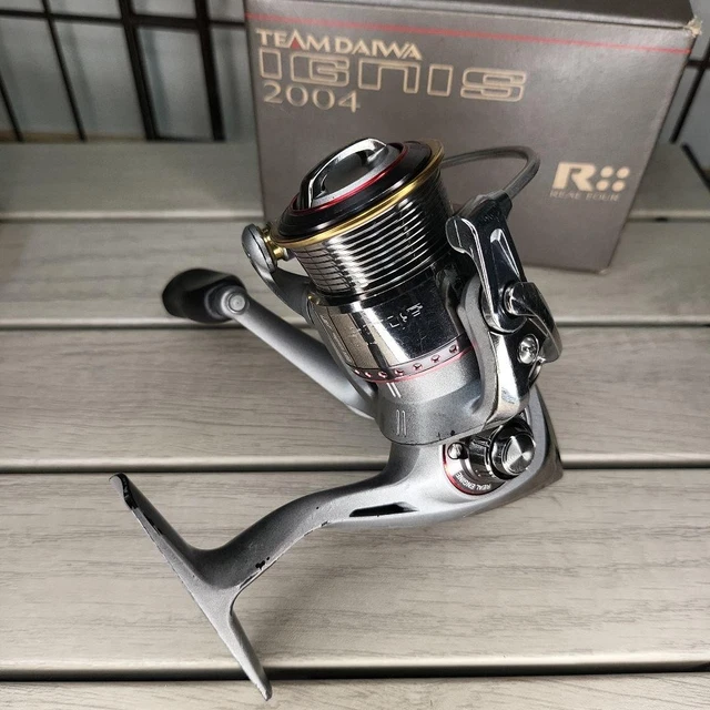 DAIWA IGNIS 2004 Spinning Reel Lightweight Durable Fishing