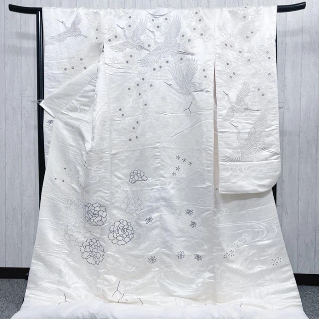 Japanese Kimono Uchikake Luxurious Wedding Embroidery Pure Silk White Crane K556