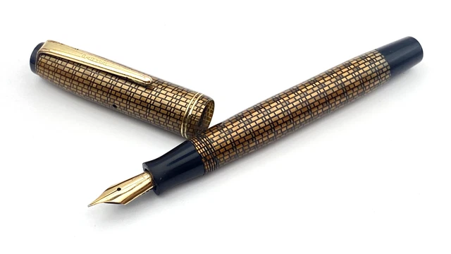 VINTAGE PARKER VACUMATIC Junior Fountain Pen In Golden Web 14K Medium ...
