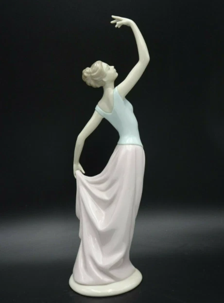 Lladro Ballet Dancer Ballerina Tall Figurine Mint Lovely Graceful Collectible