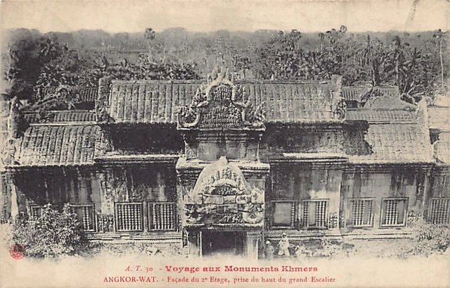 Cambodia - Journey to the Khmer Monuments - ANGKOR VAT - Facade of the 2nd floor