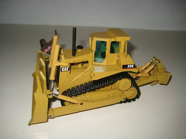 Caterpillar D 9 N Bulldozer Pyramid Logo #298.3 NZG 1:50 Emballage D
