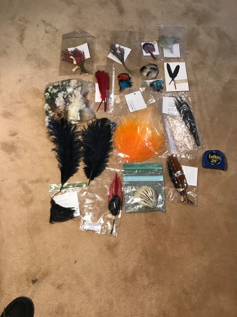 Z33 Vtg Lot of  Antique Hat Feathers & Faux Flowers Paris Ostrich Flapper