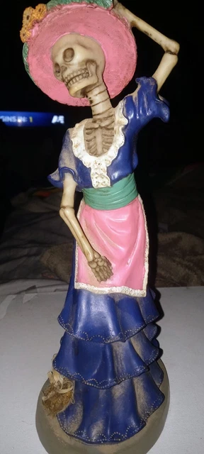 Day of the Dead Mexican Catrina Hand Painted Folk Art 10" Figurine Beautiful....