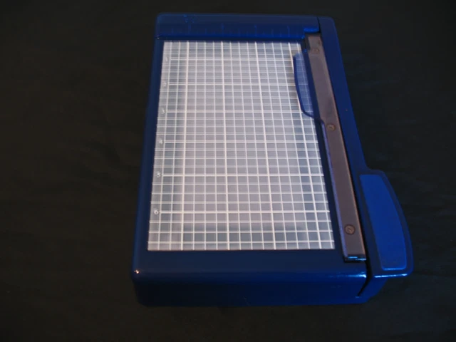 Memorias creativas - recortadora personal - ligeramente usada sin caja.