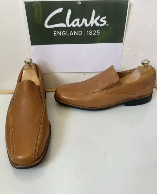 Clarks soft tread shoes deals