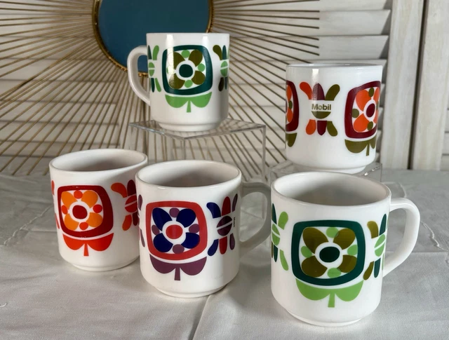 Duo de mugs arcopal motifs fleurs Iris vintage