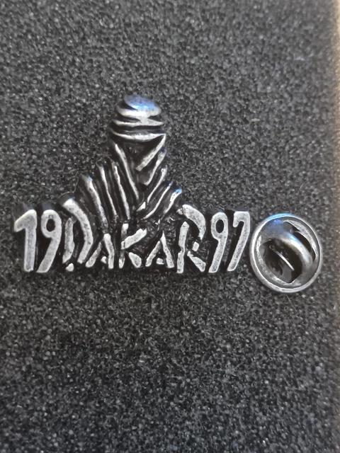 Pin's pins Lapel pin Rallye Raid PARIS LE CAP Michel JULIENNE