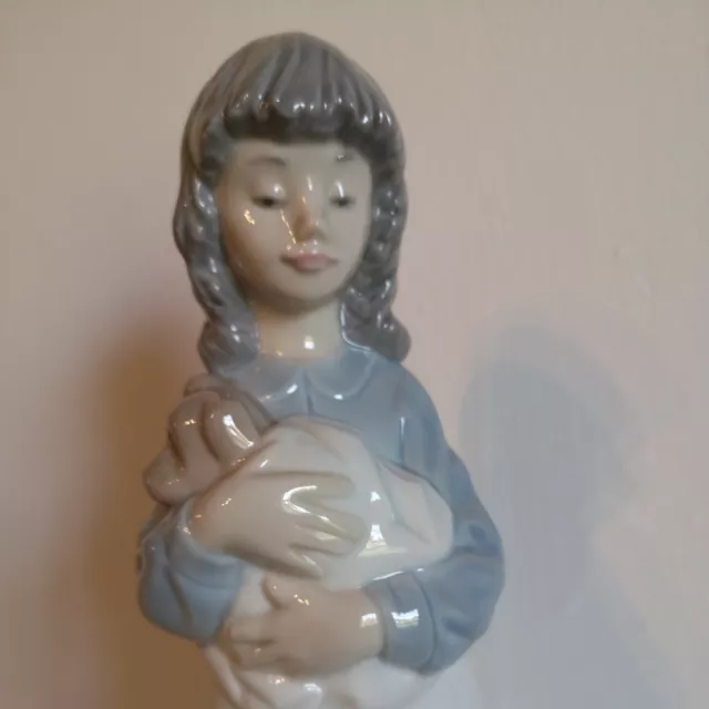 LLADRO NAO "Someone to Love" 1118 Girl with Puppy in her Arms Figurine 2