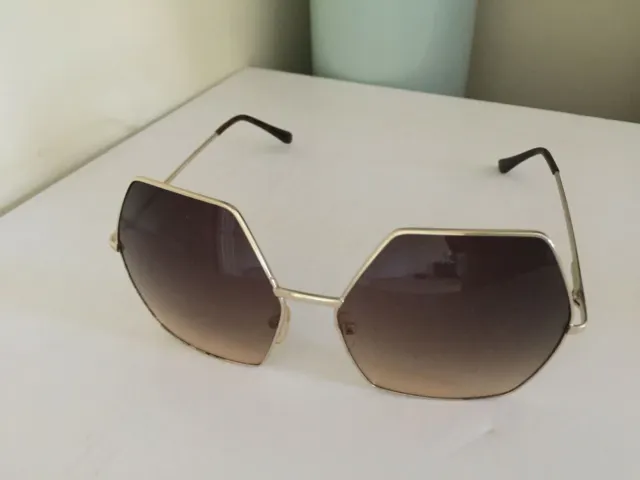 Hexagon gold frame unisex Sunglasses amber gradient lenses Unique and Fashional