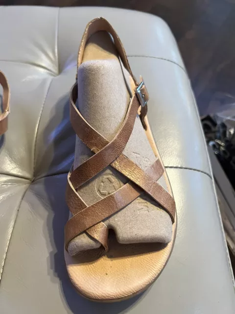 Korks Womens sandals size 8 Gold/champagne Leather