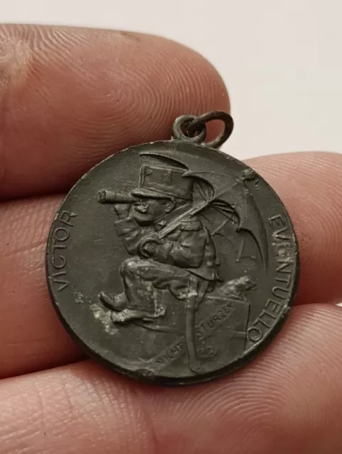 Ancienne Médaille Satirique à Identifier 6,4 g - 25 mm