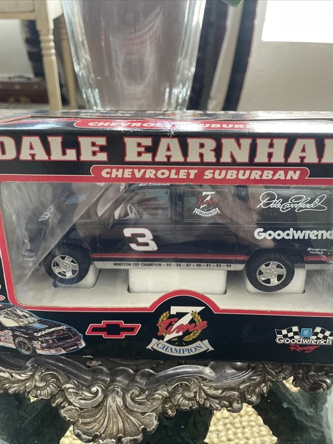 Dale Earnhardt Sr. 1995 Suburban 7 Time Champ Brookfield 1:25 Scale💥Read💥