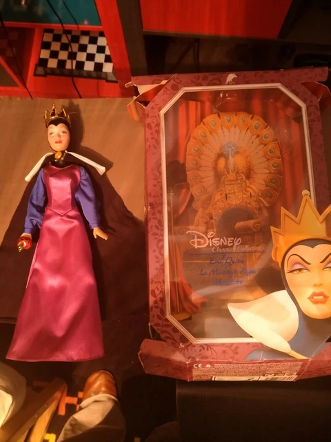 Blanche neige 2025 poupée disney collector la méchante reine