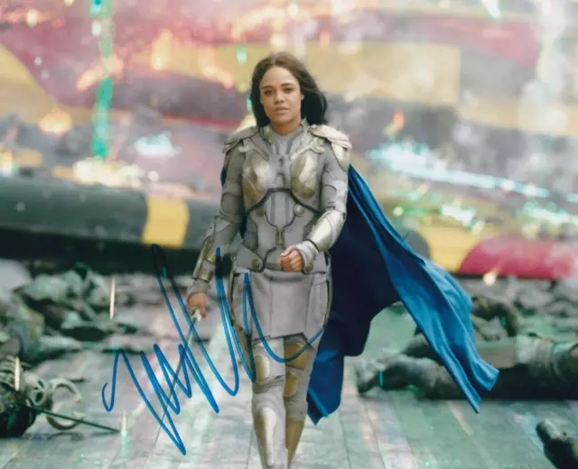 TESSA THOMPSON signed Autogramm 20x25cm THOR in Person autograph COA AVENGERS