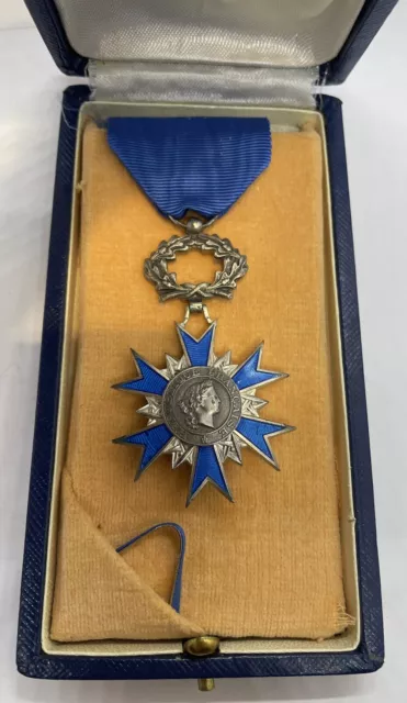 Médaille Ordre National du Mérite Chevalier Ordonnance avec Ecrin